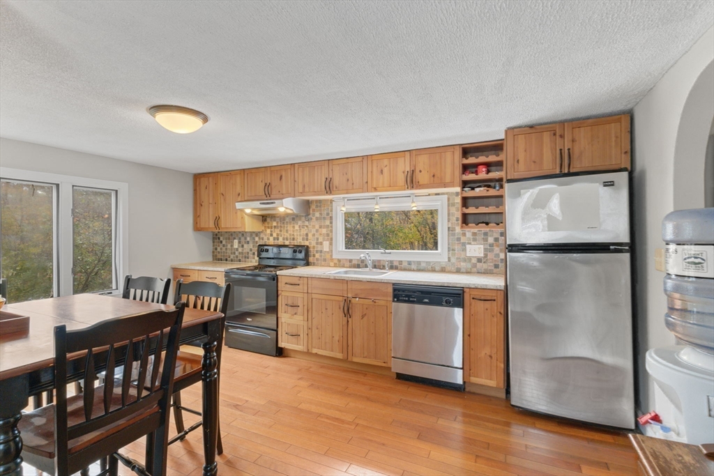 322 Central Street Hudson, MA 01749 - Photo 10 of 32