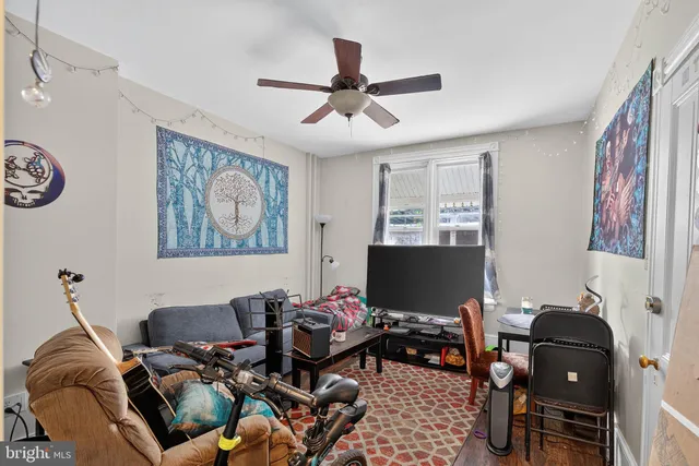 $335,000 | 341 East Walnut Street, Lancaster, PA 17602