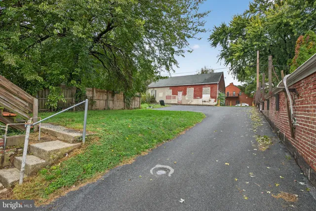 $335,000 | 341 East Walnut Street, Lancaster, PA 17602