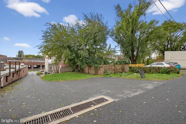 $335,000 | 341 East Walnut Street, Lancaster, PA 17602