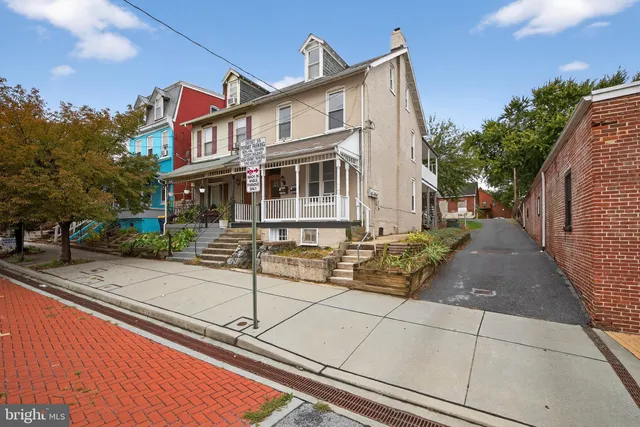 $335,000 | 341 East Walnut Street, Lancaster, PA 17602