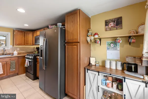 $285,000 | 735 Westwood Lane, Aldan, PA 19018