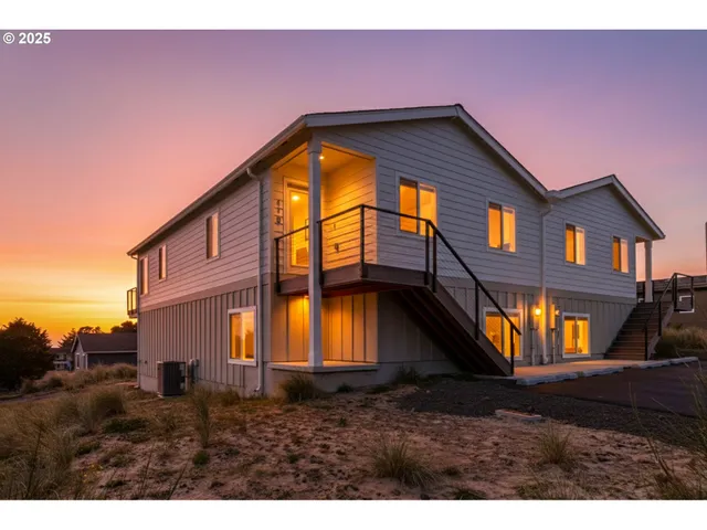 $550,000 | 120 Crescent Street, Tillamook, OR 97141