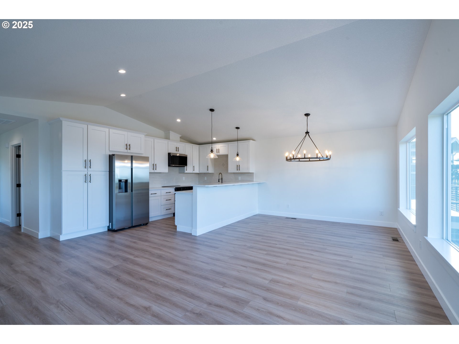 120 Crescent Street Tillamook, OR 97141 - Photo 14 of 39