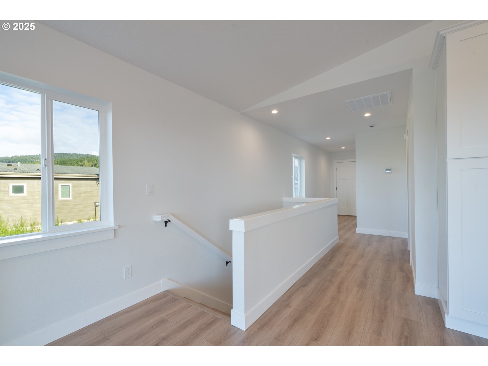 120 Crescent Street Tillamook, OR 97141 - Photo 19 of 39