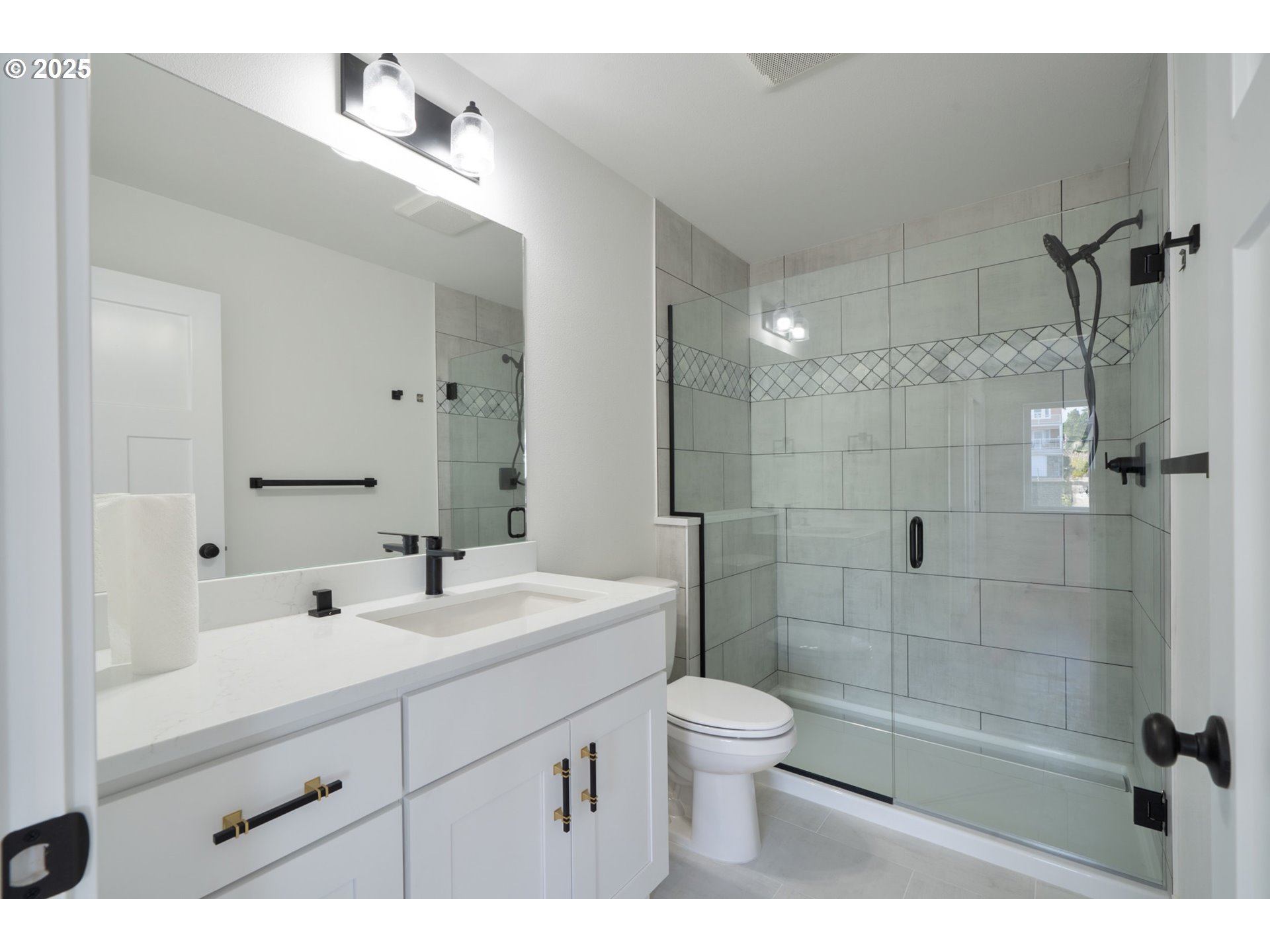 120 Crescent Street Tillamook, OR 97141 - Photo 23 of 39