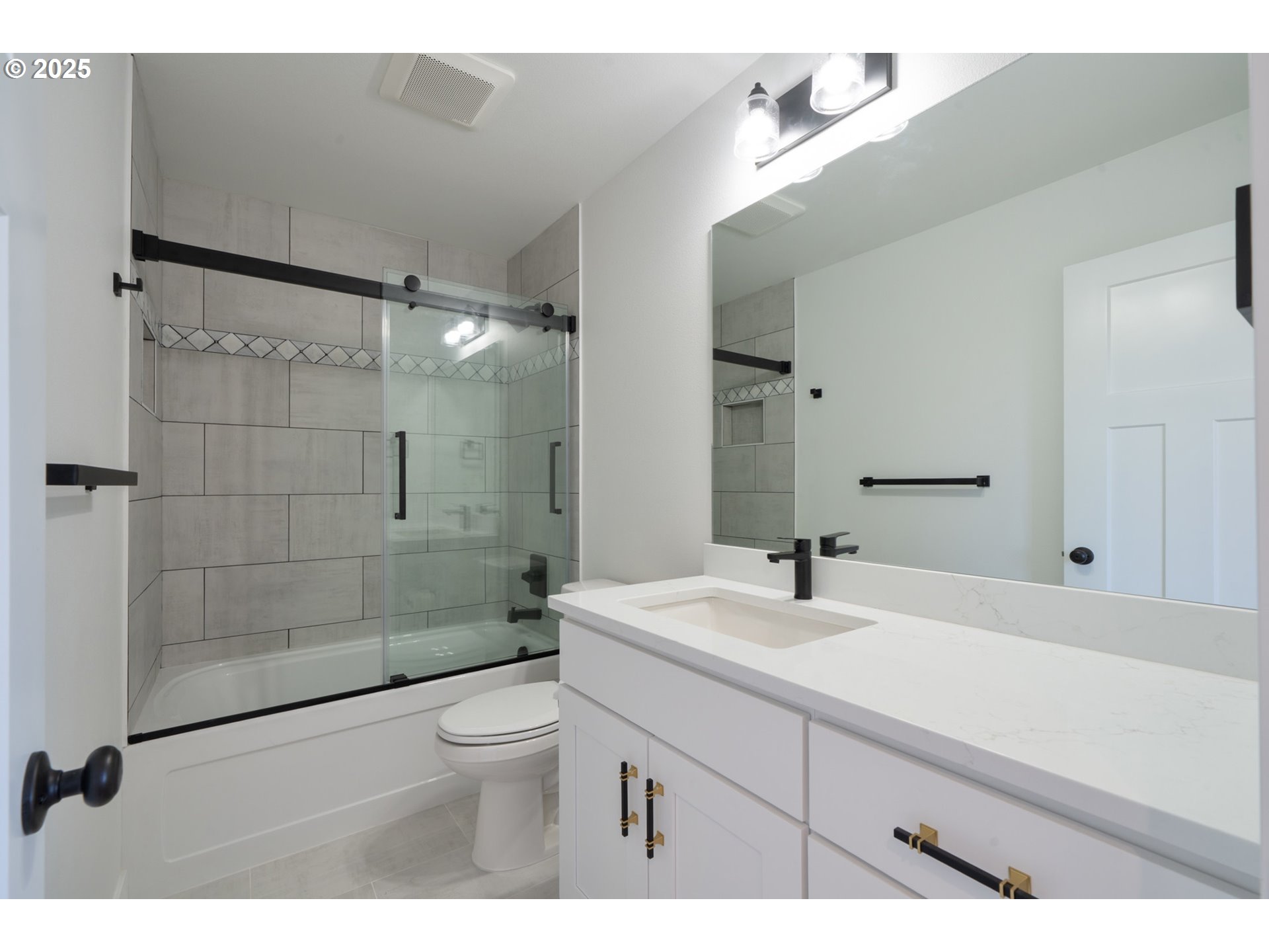 120 Crescent Street Tillamook, OR 97141 - Photo 27 of 39