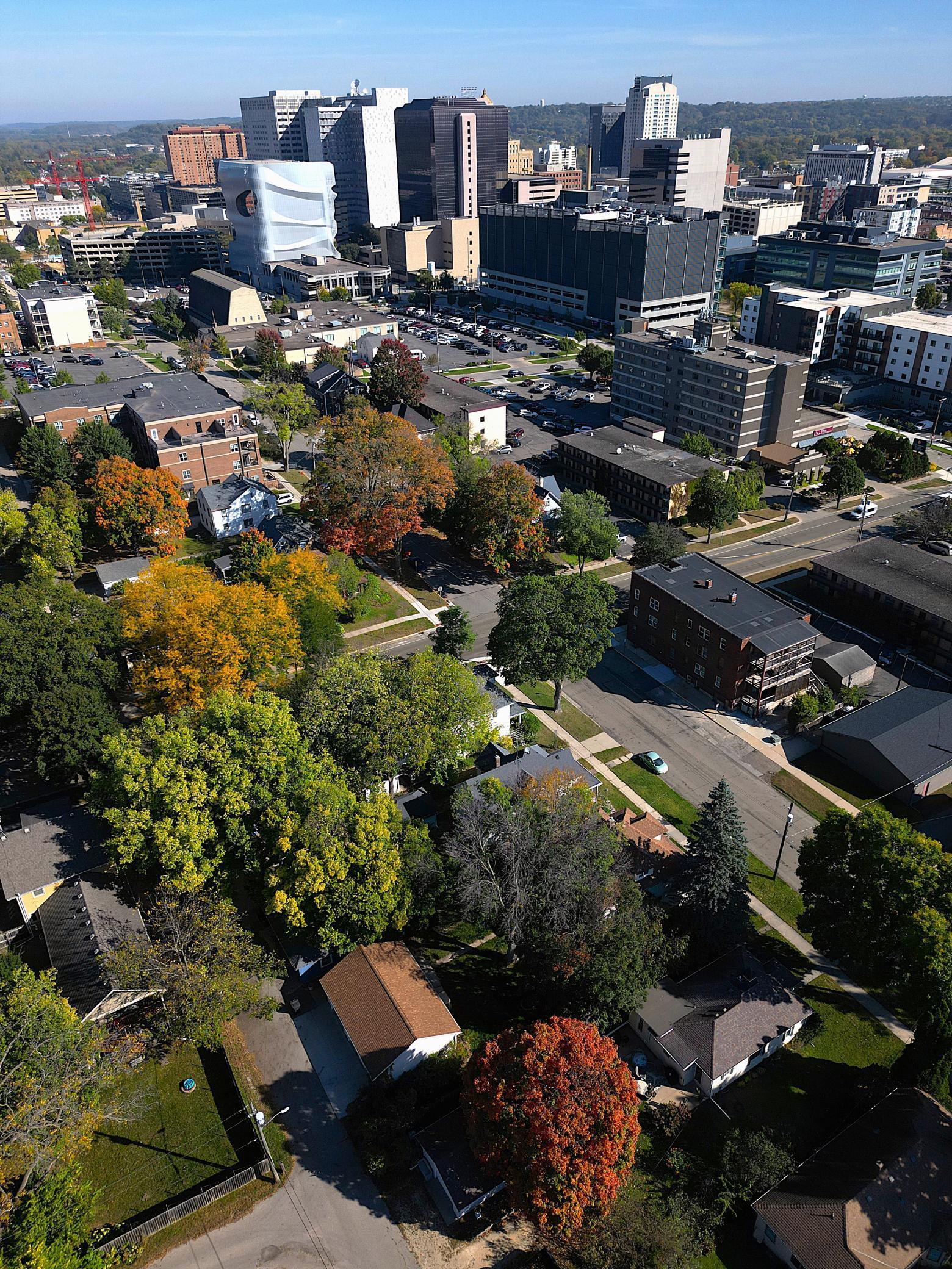 611 5th Avenue Southwest Rochester, MN 55902 - Photo 4 of 49