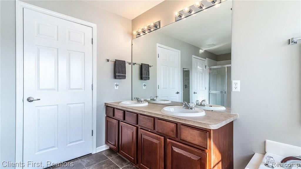 2077 Vanderbilt Road, Unit 24 Canton, MI 48188 - Photo 29 of 45