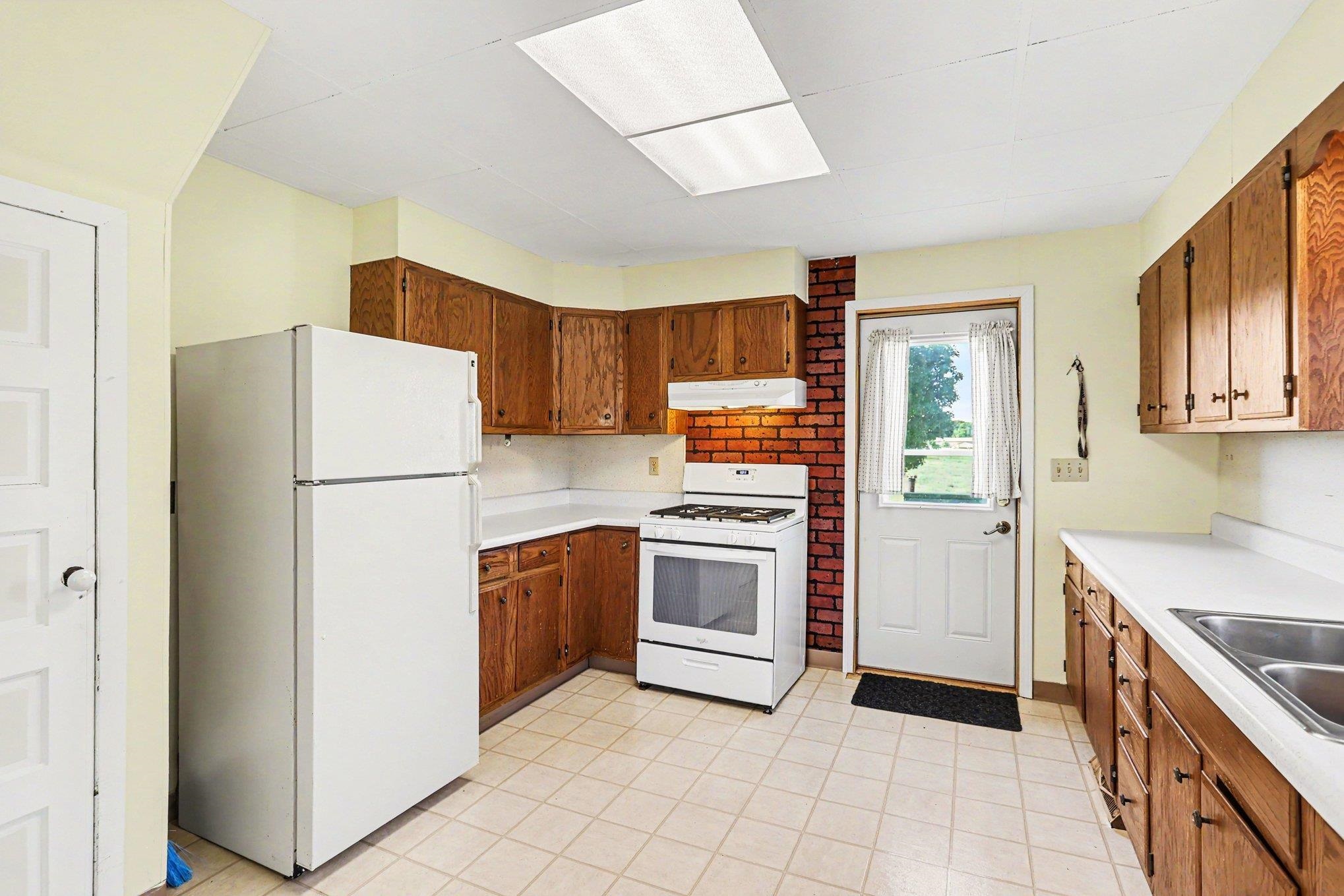 10981 Madison Road Elwell, MI 48832 - Photo 9 of 35