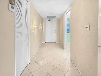 $190,000 | 605 Oaks Drive, Unit 703, Pompano Beach, FL 33069