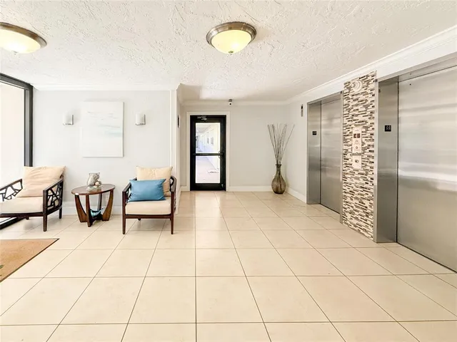 $190,000 | 605 Oaks Drive, Unit 703, Pompano Beach, FL 33069