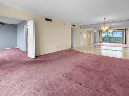 $190,000 | 605 Oaks Drive, Unit 703, Pompano Beach, FL 33069