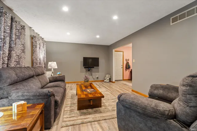 $290,000 | 54921 Luan Drive, Osceola, IN 46561