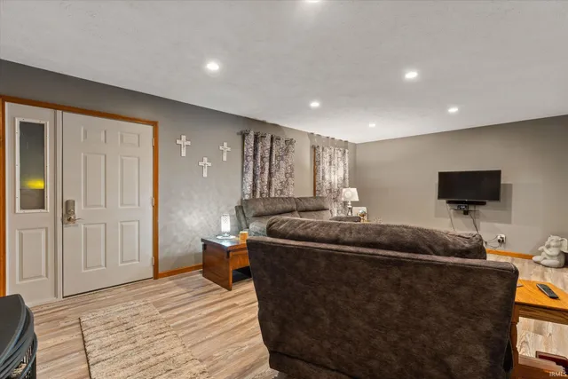 $290,000 | 54921 Luan Drive, Osceola, IN 46561