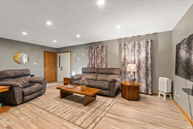 $290,000 | 54921 Luan Drive, Osceola, IN 46561