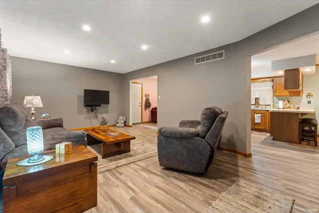 $290,000 | 54921 Luan Drive, Osceola, IN 46561