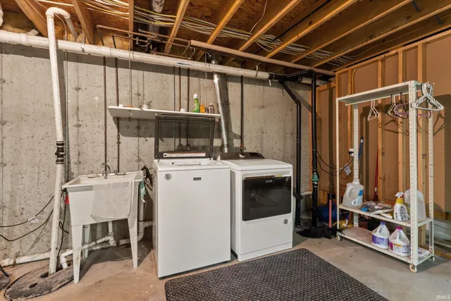 $290,000 | 54921 Luan Drive, Osceola, IN 46561