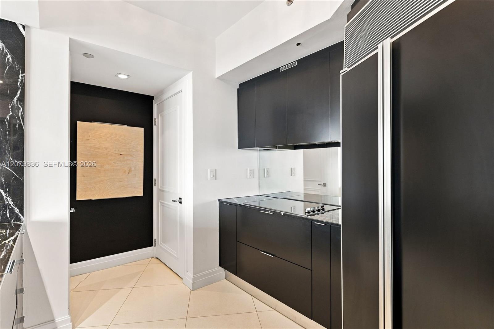 400 Alton Road, Unit 1804 Miami Beach, FL 33139 - Photo 15 of 35 Gallery Image 15
