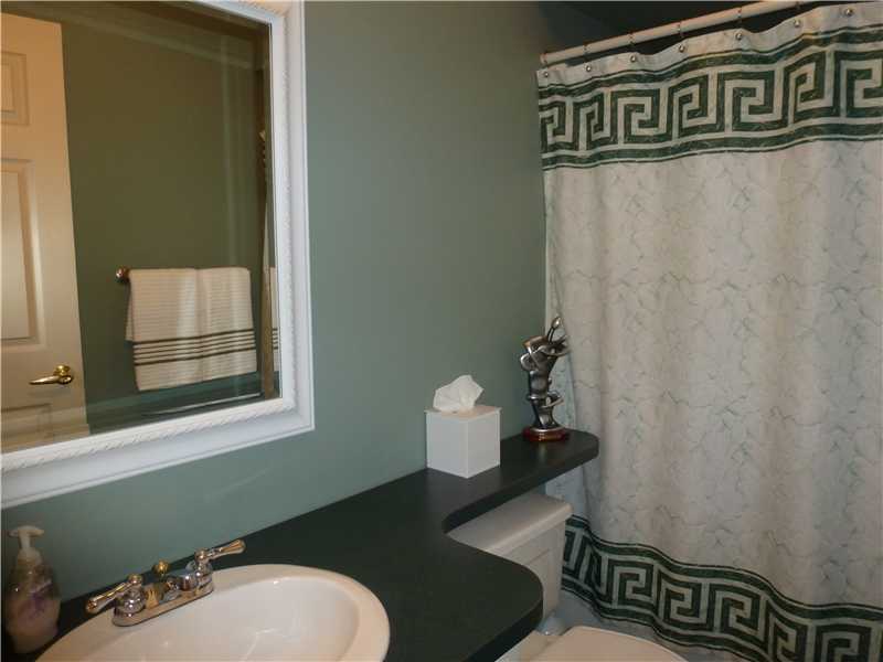 4042 Post Road, Unit 8 Warwick, RI 02886 - Photo 16 of 17 Bathroom.