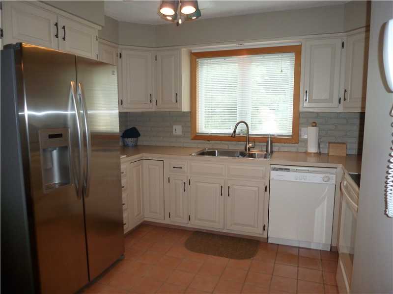 4042 Post Road, Unit 8 Warwick, RI 02886 - Photo 5 of 17 Kitchen.