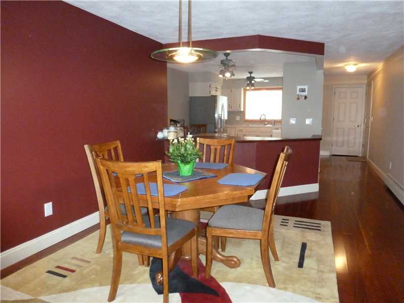 4042 Post Road, Unit 8 Warwick, RI 02886 - Photo 10 of 17 Dining Area.
