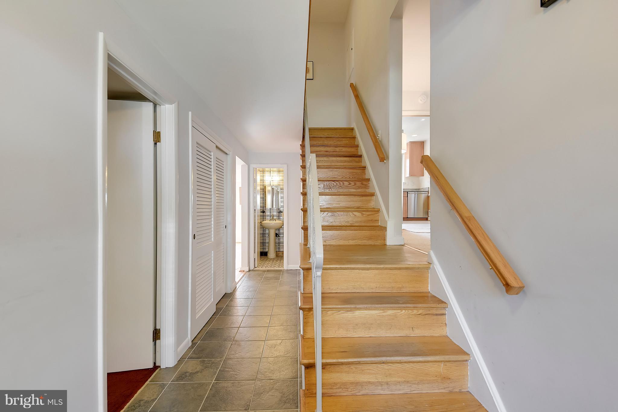 9517 Flower Avenue Silver Spring, MD 20901 - Photo 8 of 24 Split Foyer Hallway.