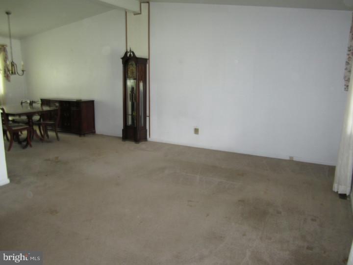 459 Beaver Road Southampton, PA 18966 - Photo 2 of 9 Living Room