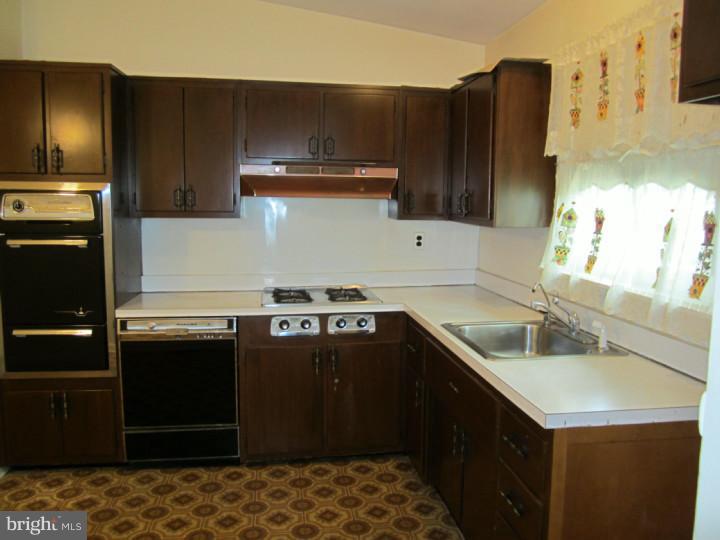 459 Beaver Road Southampton, PA 18966 - Photo 4 of 9 Kitchen