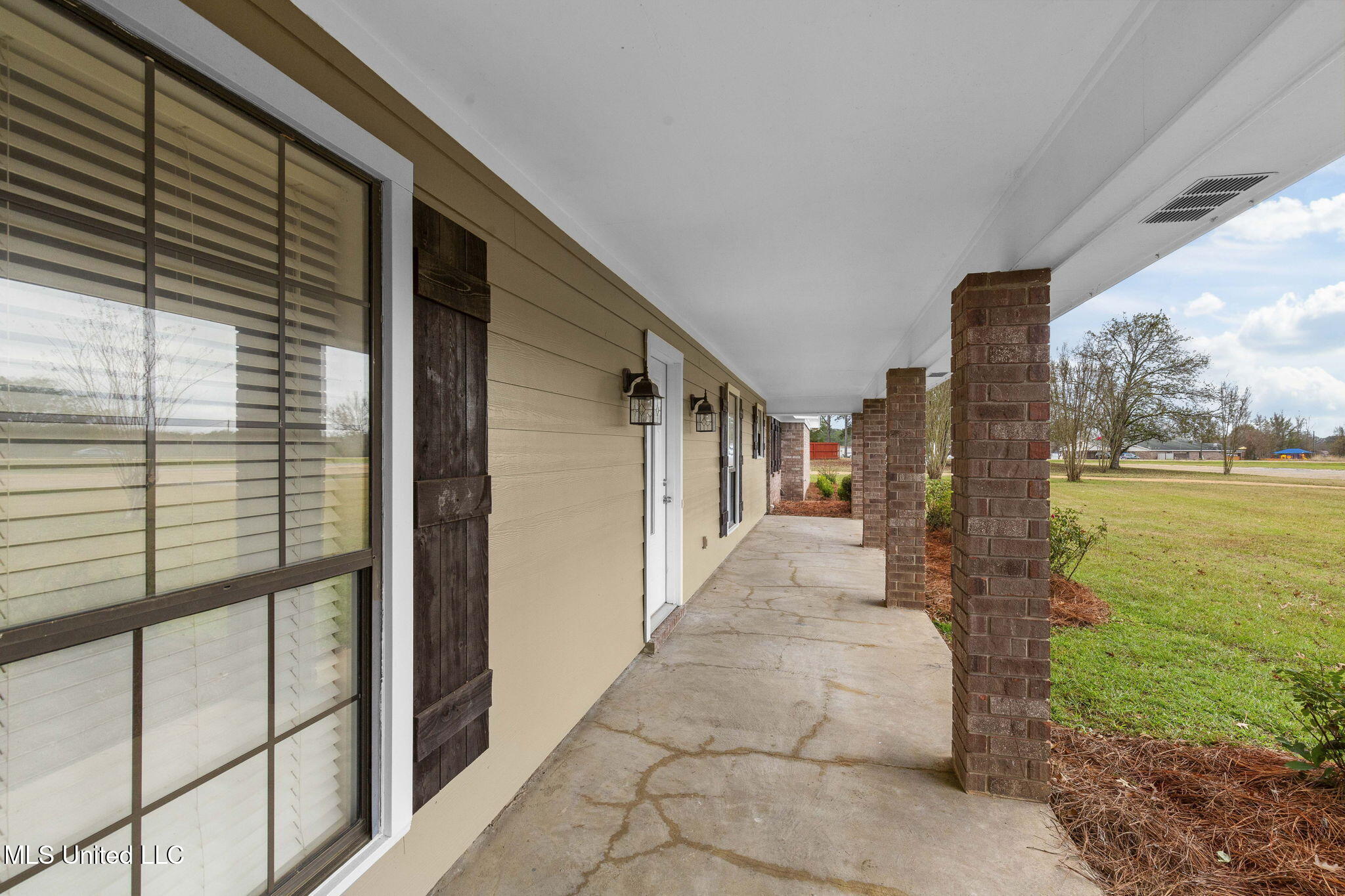 6760 South Siwell Road Byram, MS 39272 - Photo 61 of 66 5-web-or-mls-6760 S Siwell-5