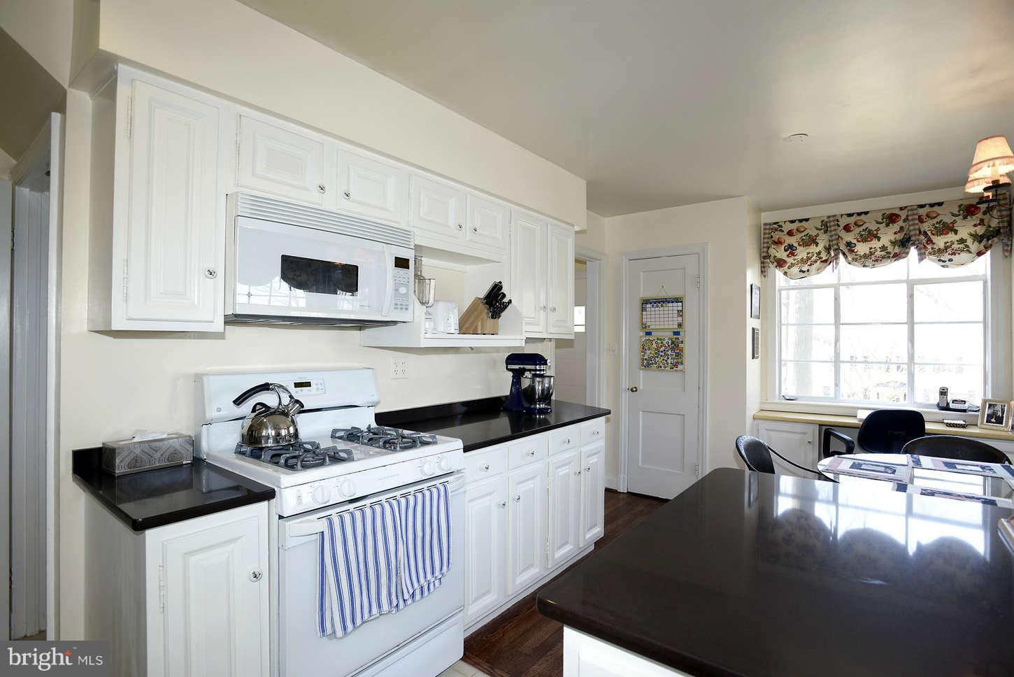 5905 Harwick Road Bethesda, MD 20816 - Photo 4 of 20 Kitchen