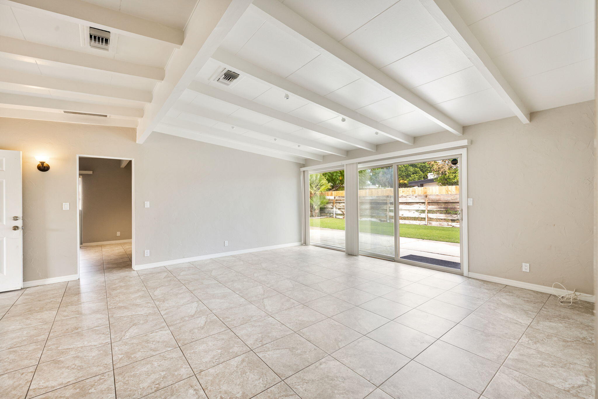 71996 Vista Del Rio Rancho Mirage, CA 92270 - Photo 3 of 39 a view of an empty room and window