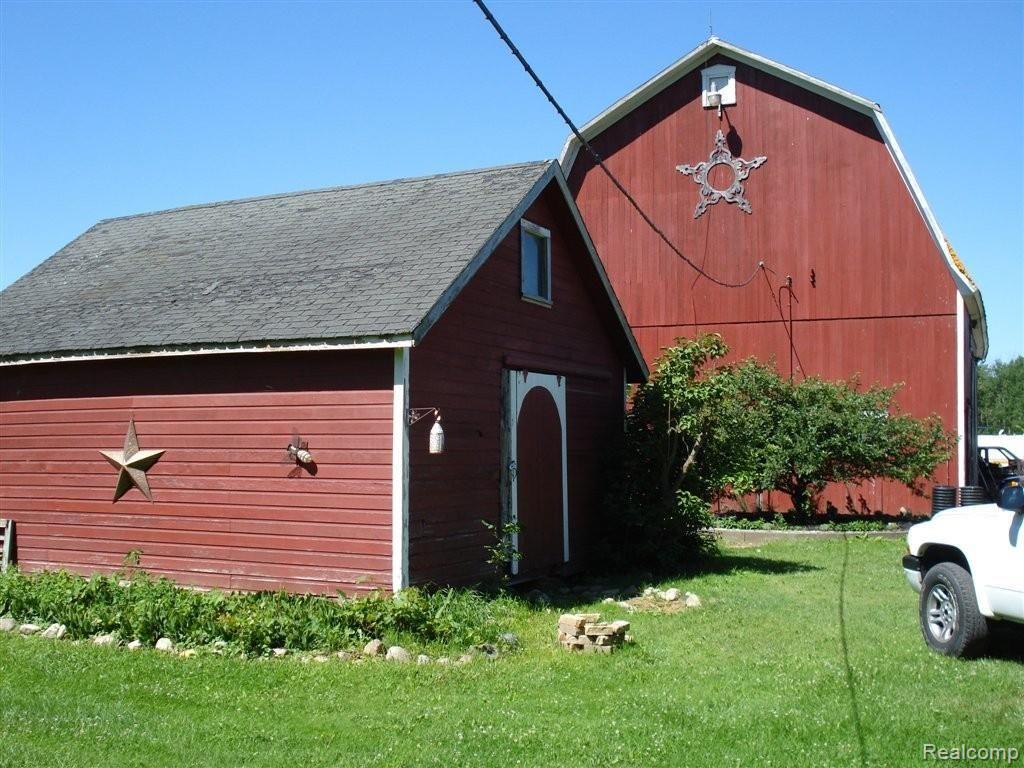 1123 Capac Road Allenton, MI 48002 - Photo 13 of 15 Barn and Shed.JPG