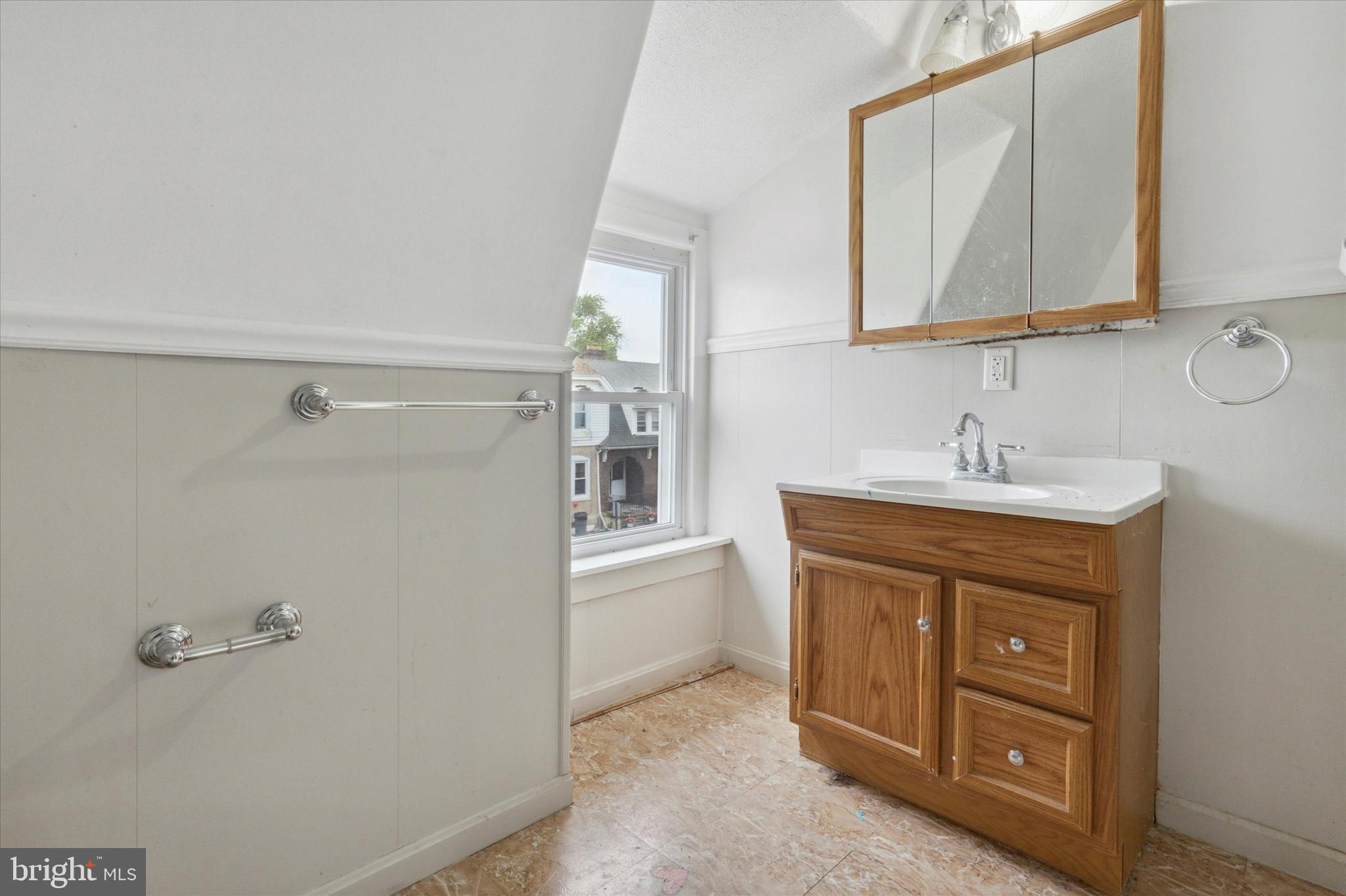 9 Spruce Street Marcus Hook, PA 19061 - Photo 12 of 15