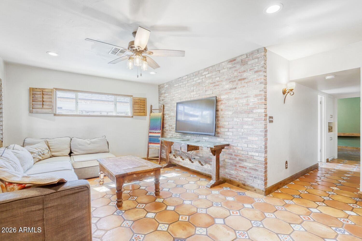 5312 North 9th Street Phoenix, AZ 85014 - Photo 12 of 41 LIVING ROOM 2