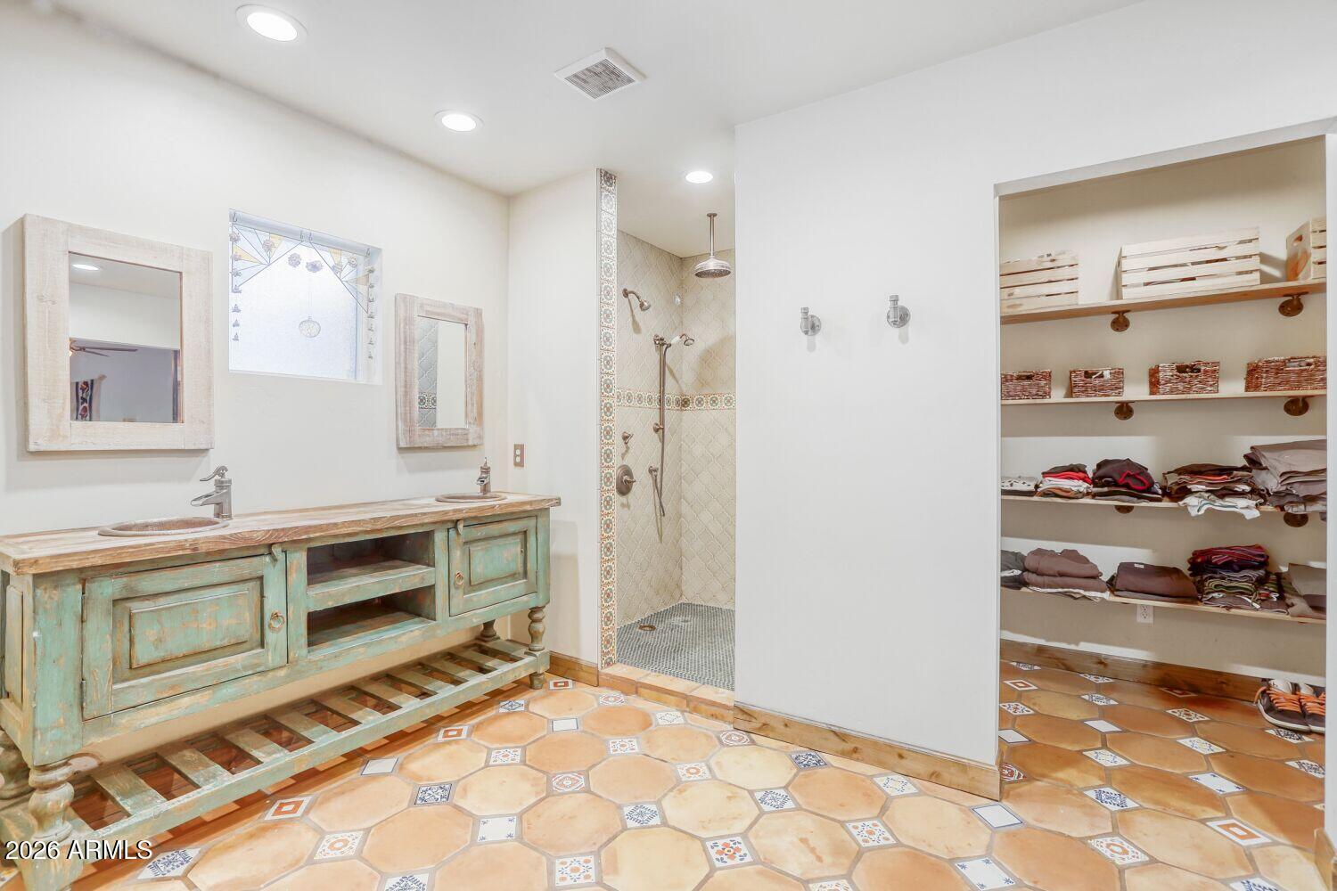 5312 North 9th Street Phoenix, AZ 85014 - Photo 20 of 41 MAIN BATH