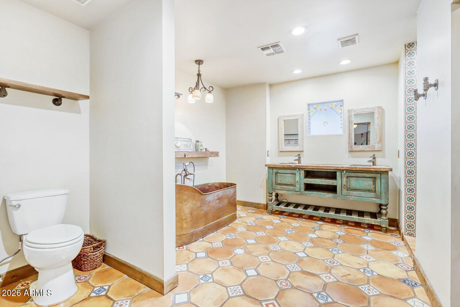 5312 North 9th Street Phoenix, AZ 85014 - Photo 22 of 41 MAIN BATH