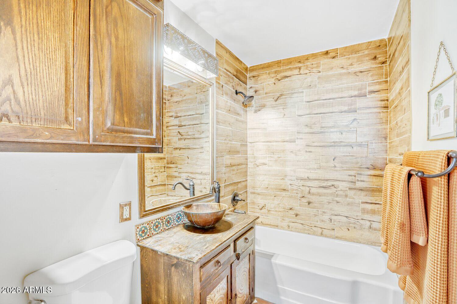 5312 North 9th Street Phoenix, AZ 85014 - Photo 28 of 41 HALL BATH 1