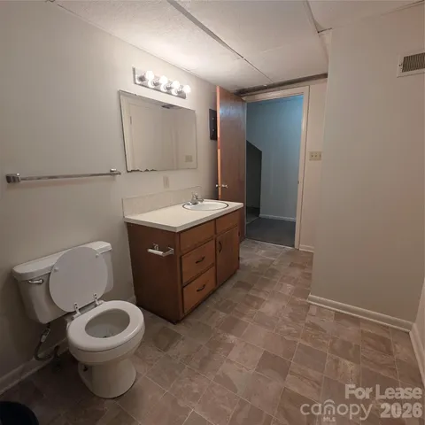 a view of utility room