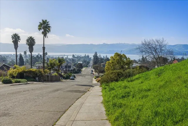 $425,000 | 1839 Shirley Drive, Benicia, CA 94510