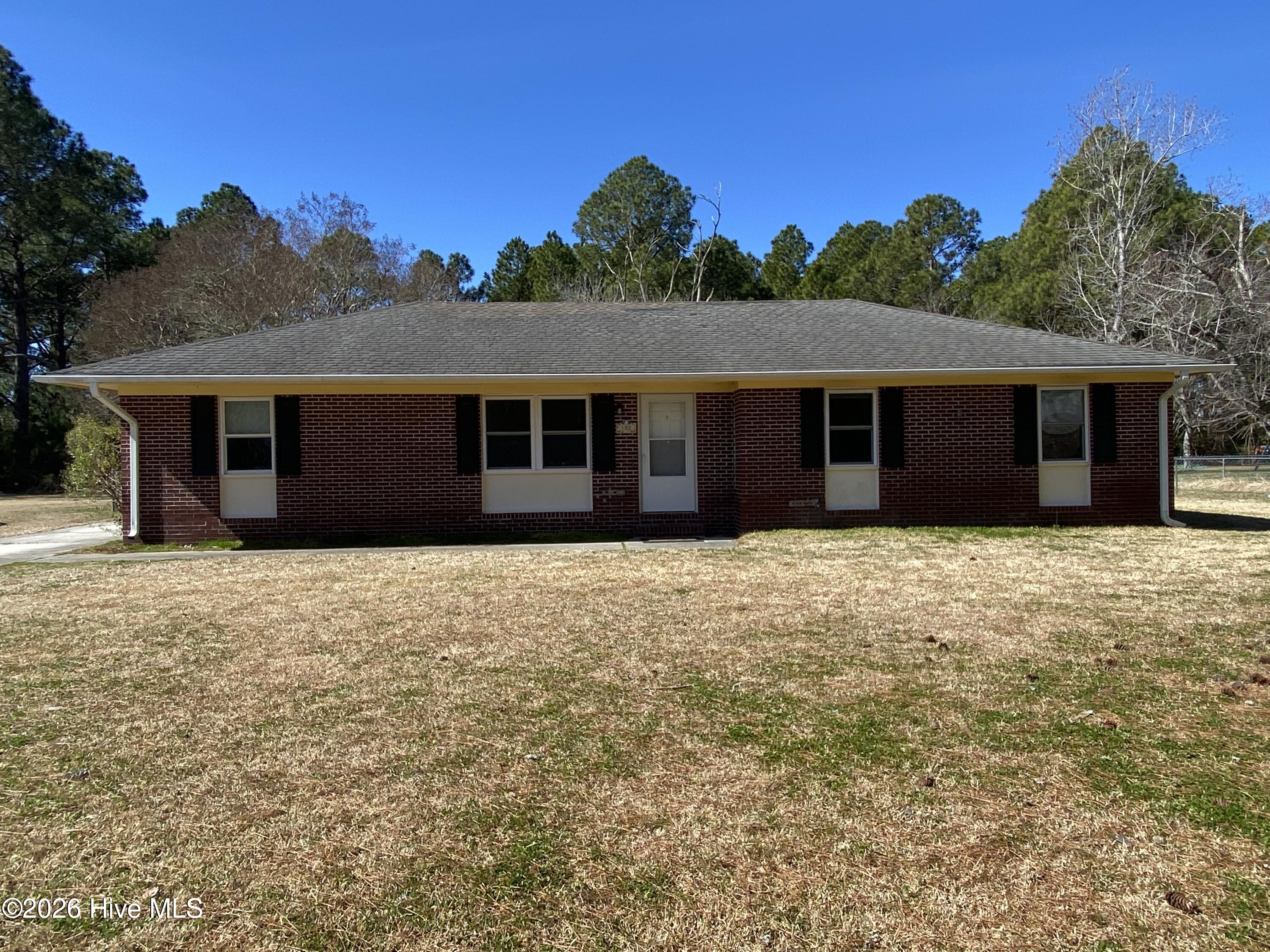 102 Colonial Street Beaufort, NC 28516 - Photo 1 of 12 IMG_4381