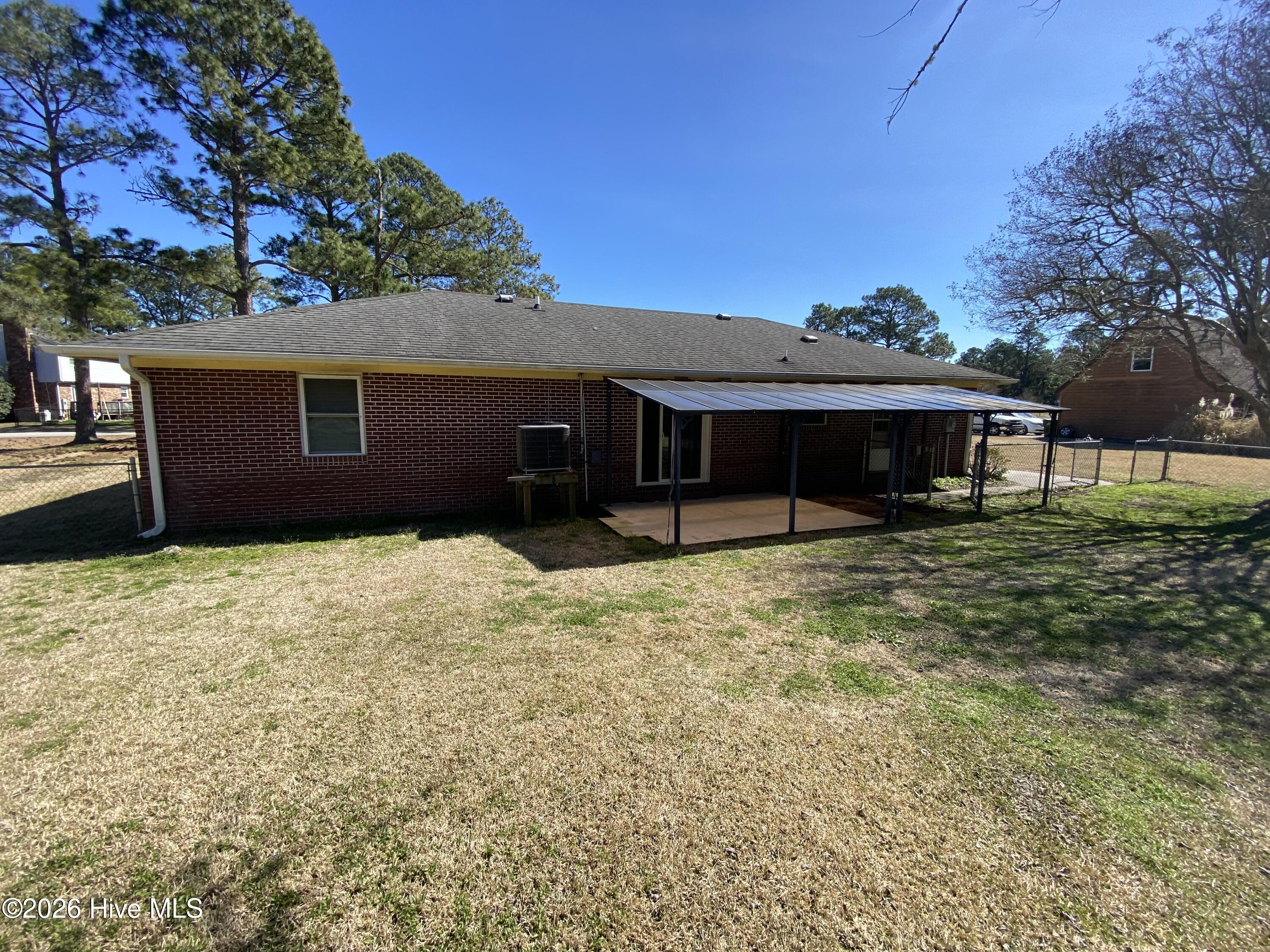 102 Colonial Street Beaufort, NC 28516 - Photo 2 of 12 IMG_4392