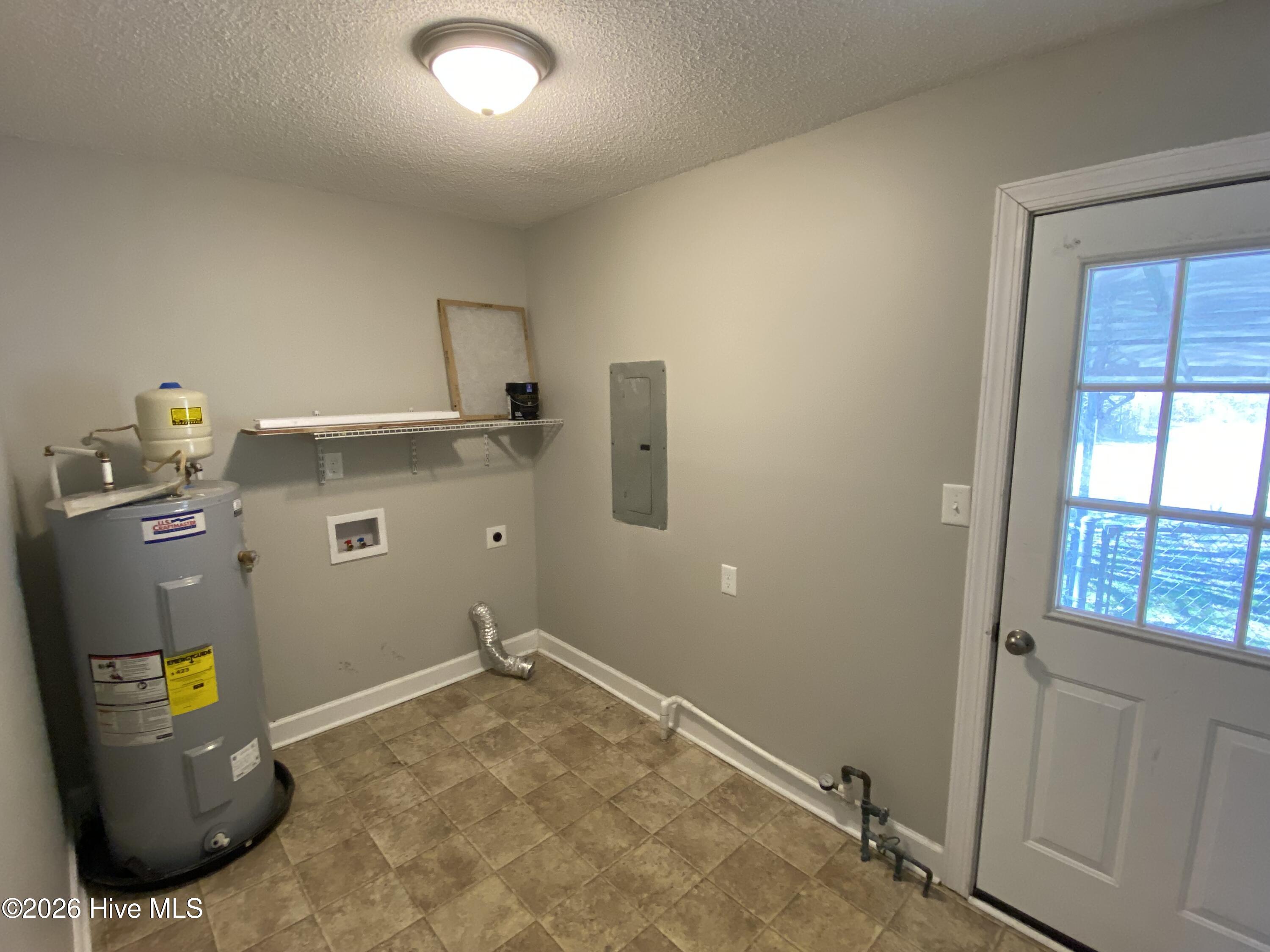 102 Colonial Street Beaufort, NC 28516 - Photo 6 of 12 IMG_4389