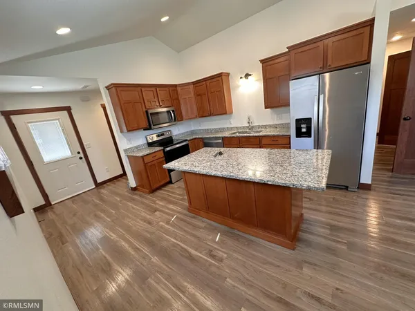$2,050 | 1726 Aspen Court, New Richmond, WI 54017