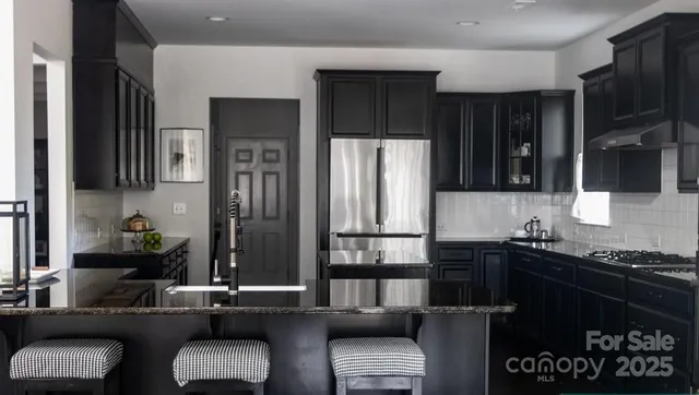 $825,000 | 2889 Creekview Drive, Waxhaw, NC 28173