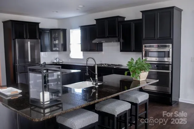 $825,000 | 2889 Creekview Drive, Waxhaw, NC 28173