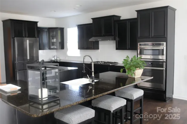 $825,000 | 2889 Creekview Drive, Waxhaw, NC 28173