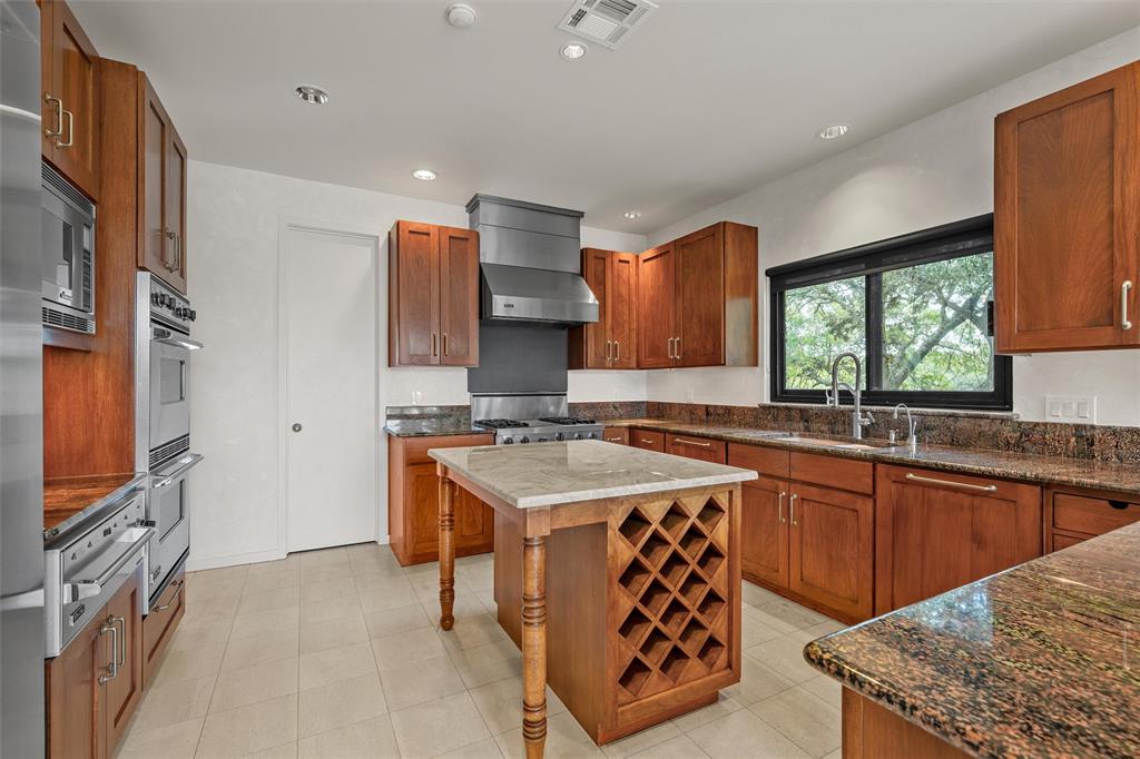 3716 Chimney Ridge Drive Waco, TX 76708 - Photo 11 of 40