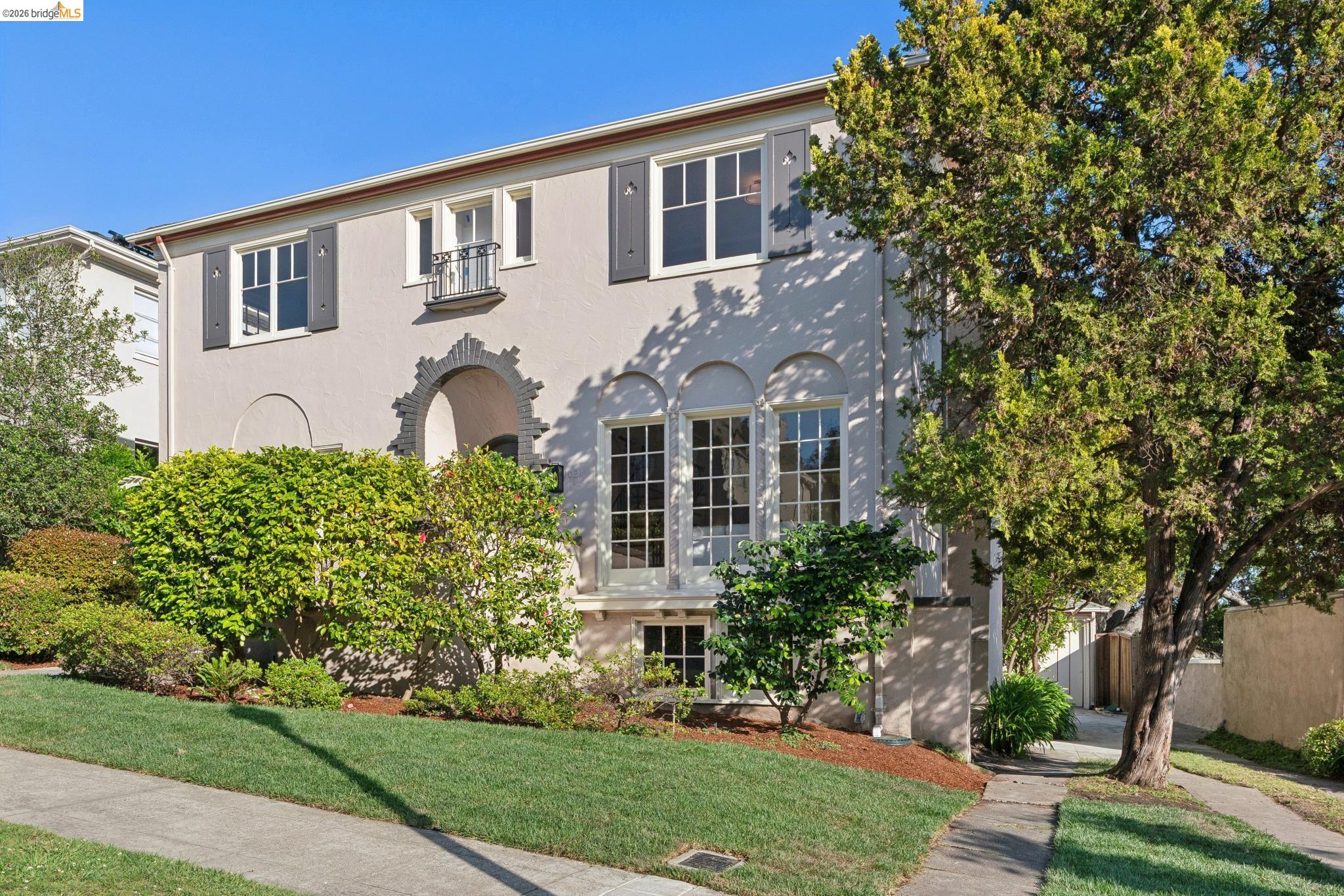 1021 Longridge Road Oakland, CA 94610 - Photo 3 of 61