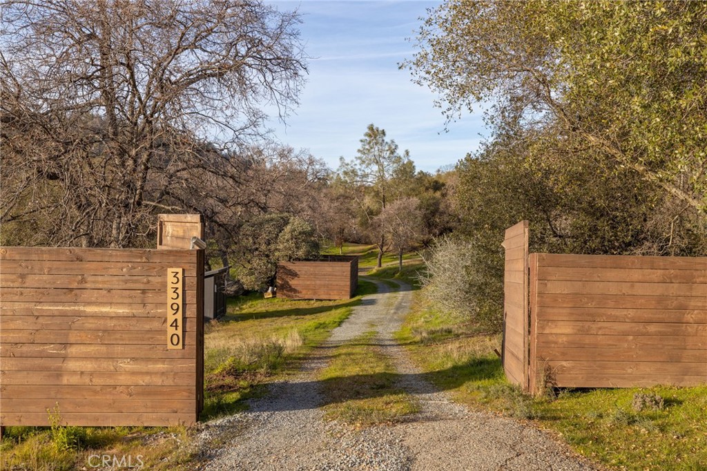 33940 Jennifer Way Coarsegold, CA 93614 - Photo 17 of 75 a view of a pathway of a building